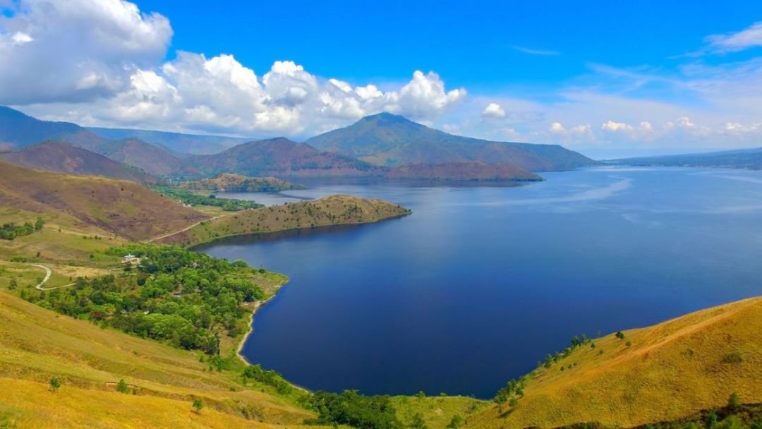 Menikmati Keindahan Danau Toba : Legenda dan Pemandangan yang Memukau