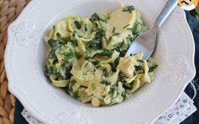 Creamy One-Pot Pasta: Spinach, Goat Cheese, and Chicken Delight