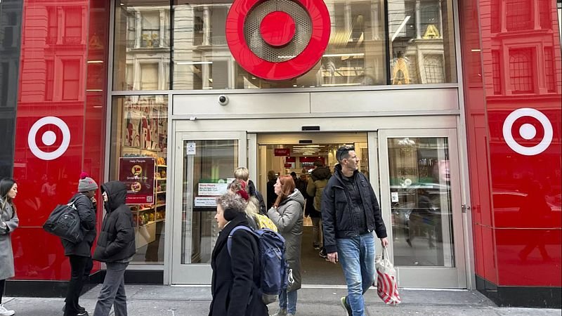 US Growth Boosted to 2.4%: Can It Withstand Trump’s Trade War?