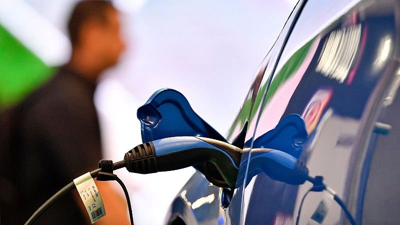 EVs Set to Slash EU CO2 Emissions by 20 Million Tons This Year, But Transport Still the Biggest Polluter