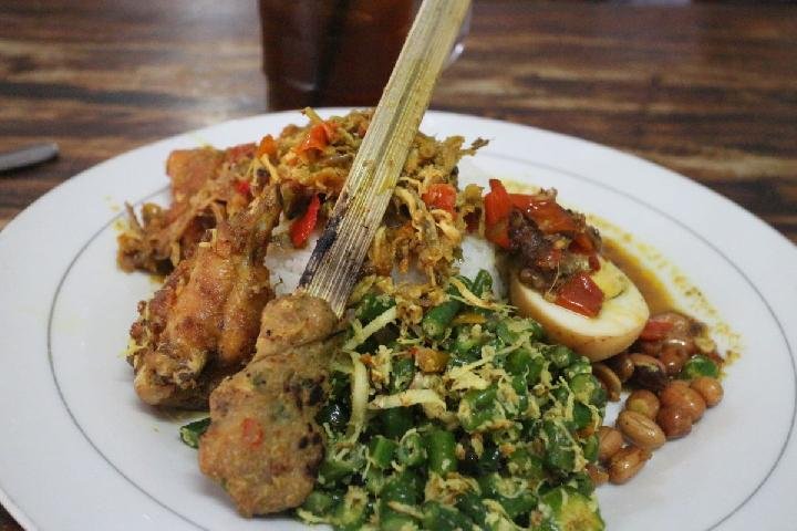 10 Destinasi Makan di Ubud yang Menawarkan Pemandangan Sawah Indah