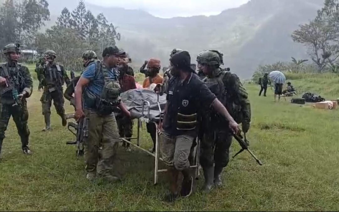 Polri-TNI Selamatkan Guru dan Petugas Medis dari Serangan KKB di Yahukimo
