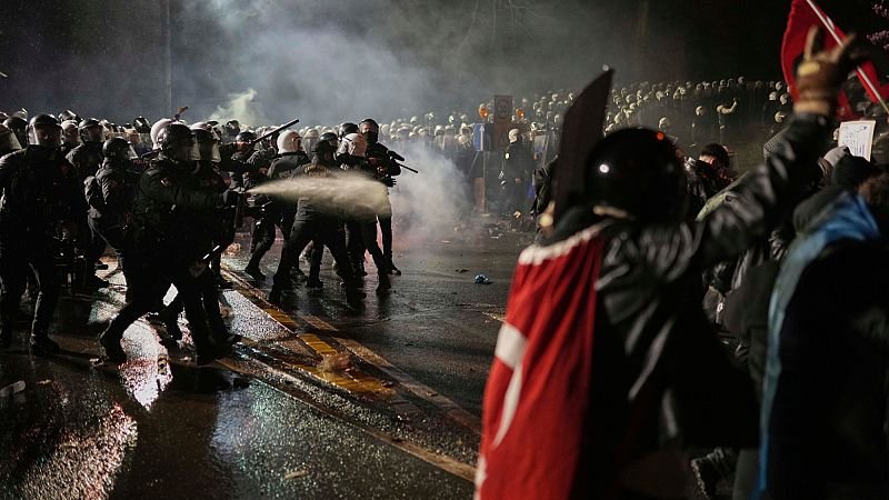 Protests Surge in Istanbul Over Mayor Imamoğlu’s Arrest: Continued Uprisings Worldwide