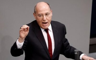 Gregor Gysi Leads First Bundestag Session as Germany’s Left Party Icon