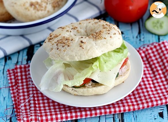 Vegetarian Delight: The Perfect Veggie Bagel