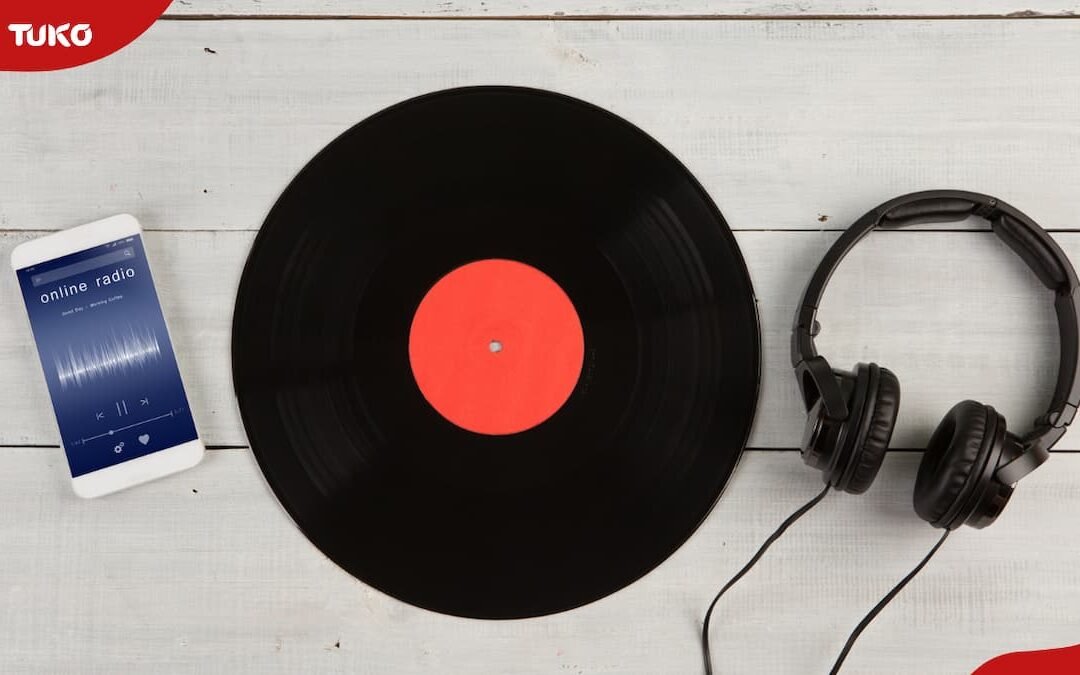 Romantic Vibes: 350+ Creative & Captivating R&B Playlist Titles