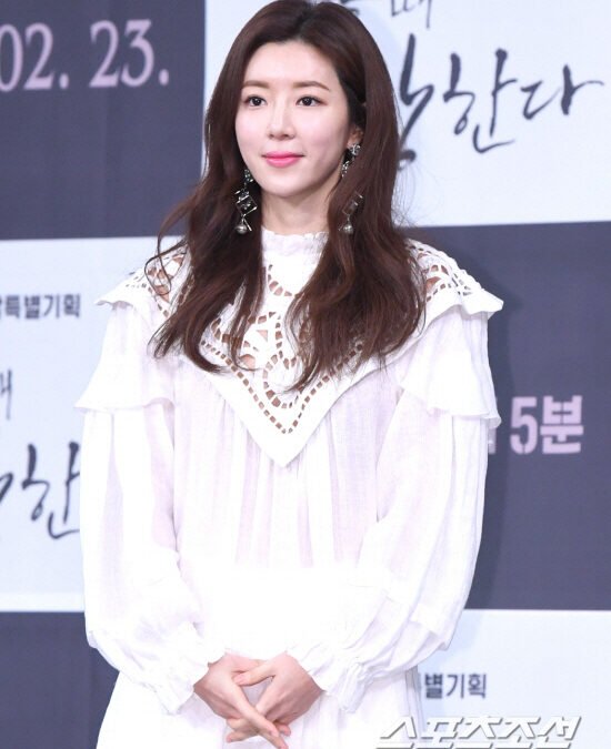 **”Park Han-byul Suspends Activities Amid Burning Sun Scandal – Raising Two Kids on Jeju Island”**  Let me know if you’d like a more dramatic or sensational version!