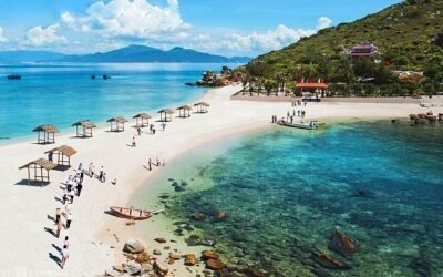 Foreigners Flock to Nha Trang’s Charm